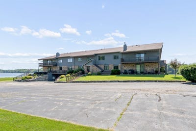 /international/us/2490-stroebe-island-drive-appleton-wi-110119956775/
