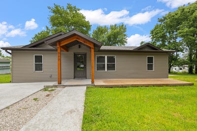 /international/us/717-e-van-buren-street-bolivar-mo-110108780929/