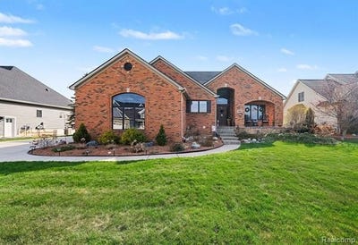 /international/us/9084-copper-ridge-drive-davison-twp-mi-110107586330/