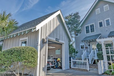 /international/us/811-s-bald-head-wynd-bald-head-island-nc-110097252962/