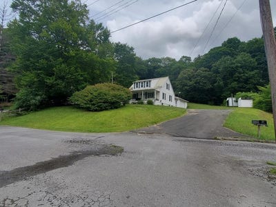 /international/us/1140-main-street-rainelle-wv-110104442495/