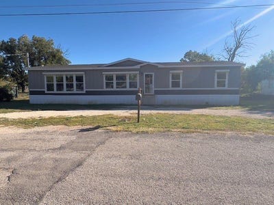 /international/us/705-w-pierce-street-winters-tx-110103752865/