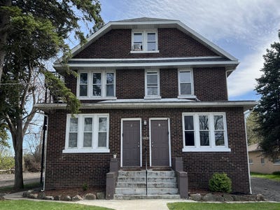/international/us/1425-10th-street-waukegan-il-110107509723/