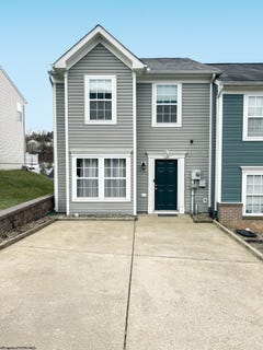 /international/us/209-raven-run-morgantown-wv-110108472365/