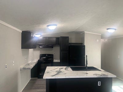 /international/us/2101-sw-38th-street-lawton-ok-110100982780/