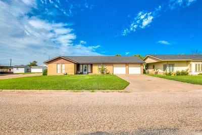 /international/us/401-n-3rd-st-ballinger-tx-110101144287/