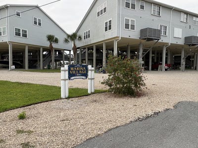 /international/us/695-mashes-sands-road-panacea-fl-110108909692/