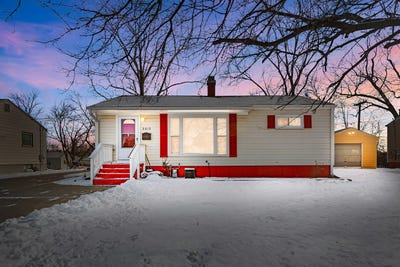 /international/us/2613-n-lewis-avenue-waukegan-il-110098320769/