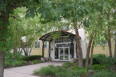 /international/us/977-harris-road-grayslake-il-110109118608/