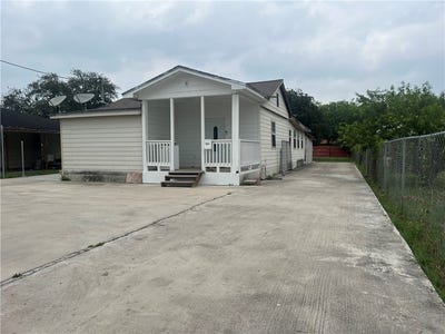 /international/us/205-w-3rd-street-alice-tx-110108713010/