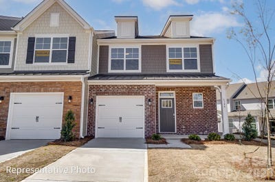 /international/us/4383-black-court-harrisburg-nc-110107394244/
