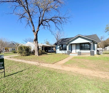 /international/us/905-2nd-st-graham-tx-110103988299/