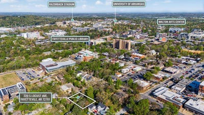 /international/us/220-s-locust-avenue-fayetteville-ar-110107279869/