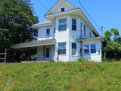 /international/us/133-circle-avenue-spencer-wv-110108542610/