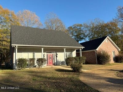 /international/us/146-richmond-drive-florence-ms-110104327080/
