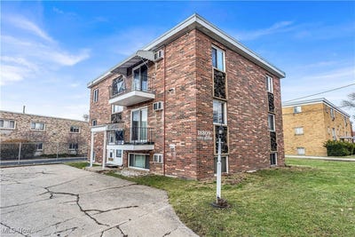 /international/us/18809-bella-drive-cleveland-oh-110102981463/