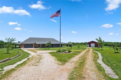 /international/us/10438-k-92-highway-mclouth-ks-110100817754/