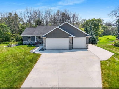 /international/us/5082-verone-court-new-franken-wi-110101427442/