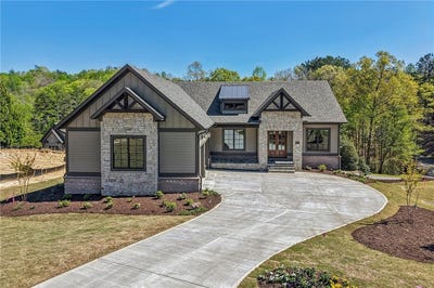 /international/us/709-hemlock-court-salem-sc-110106217610/