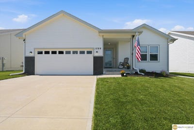 /international/us/1086-deveron-drive-council-bluffs-ia-110108879246/