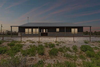 /international/us/896-county-road-358-carbon-tx-110099186229/