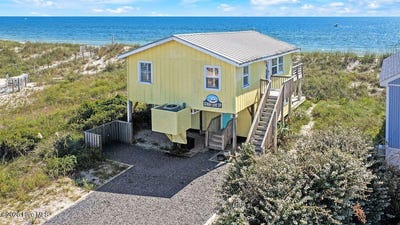 /international/us/5227-e-beach-drive-oak-island-nc-110120485622/