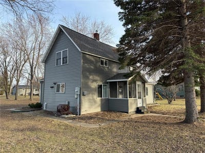 /international/us/1106-13th-street-n-benson-mn-110106849320/