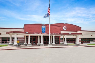 /international/us/1008-olivia-drive-north-fayette-pa-110095109457/?lang=zh-cn