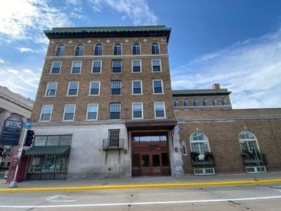 /international/us/1408-strongs-avenue-stevens-point-wi-110103478878/
