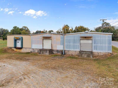 /international/us/1300-van-nuys-street-salisbury-nc-110103109932/