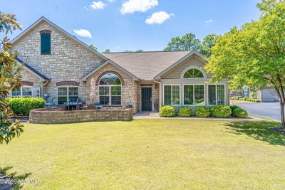 /international/us/107-w-chelsea-court-southern-pines-nc-110108196205/