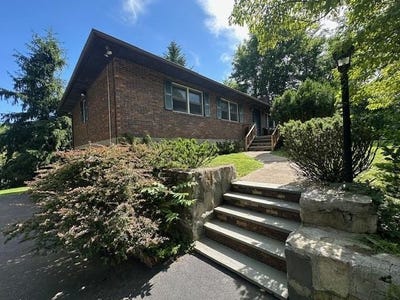 /international/us/18-ridgefield-lane-newburgh-ny-110100658581/