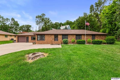 /international/us/2423-fontanelle-boulevard-blair-ne-110108399007/