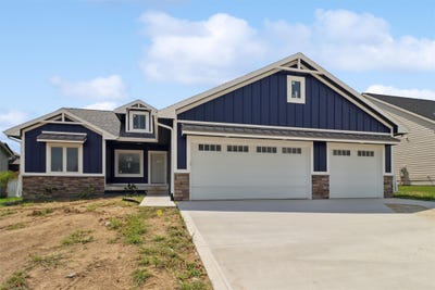 /international/us/2340-green-leaf-circle-norwalk-ia-110101714619/