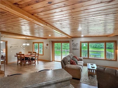 /international/us/7983-county-road-127-brainerd-mn-110095232023/