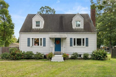/international/us/38-muncey-road-bay-shore-ny-110110333885/