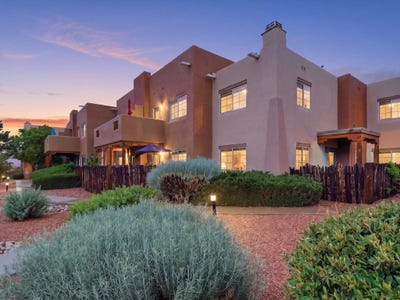/international/us/2210-miguel-chavez-unit-623-road-santa-fe-nm-110108353663/