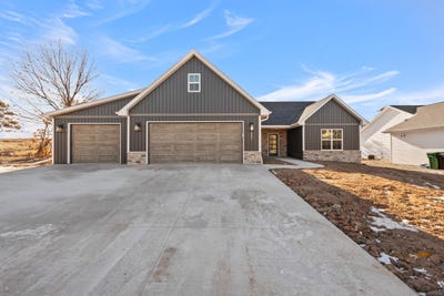 /international/us/2998-creekwood-drive-green-bay-wi-110101271705/