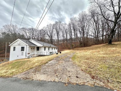 /international/us/105-smith-street-mabscott-wv-110105360236/