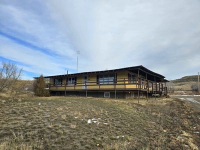 /international/us/64-road-303-glendive-mt-110104537959/
