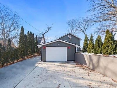 /international/us/227-shotwell-street-white-lake-twp-mi-110106187514/