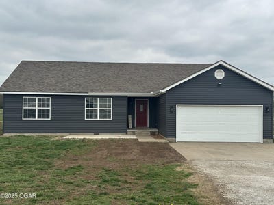 /international/us/9670-county-ln-116-carthage-mo-110098464233/