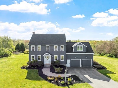 /international/us/49-farm-land-lane-lancaster-ma-110108033364/