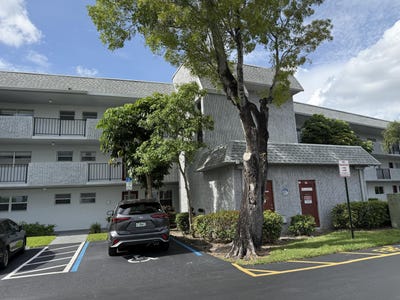 /international/us/8105-nw-61st-street-tamarac-fl-110108493980/
