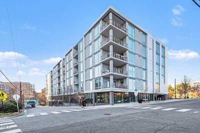/international/us/214-hunt-street-durham-nc-110105357780/