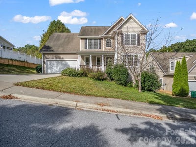 /international/us/26-wayward-path-candler-nc-110120455859/