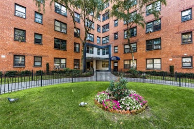 /international/us/99-52-66th-rd-rego-park-ny-110120018949/