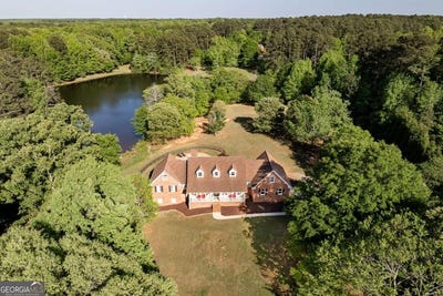 /international/us/136-hidden-lake-drive-hull-ga-110107404215/