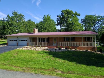 /international/us/395-shady-square-galax-va-110109793121/