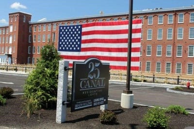 /international/us/25-canal-street-allenstown-nh-110108492063/